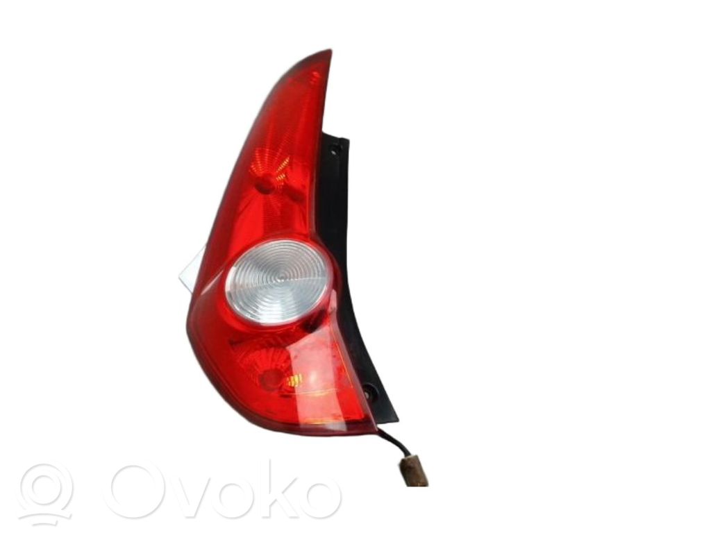 Opel Agila B Feux arrière / postérieurs