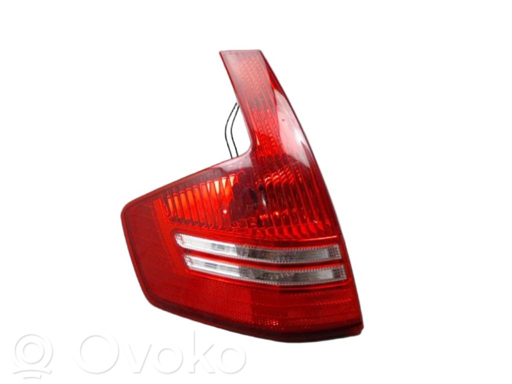 Luci posteriori   6350T8,00006350T8,051472A,05370715,054172A,0970931,16228031,2201853,354050011,4072191,42411061,5521919LUE,6350EE,6350J1,6350T8,718121201922,9655864080,CI4244164,CI4244164VIS,GP0866,LL192L