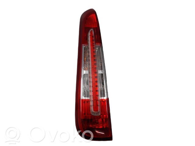 Ford C-MAX I Luz trasera/de freno 