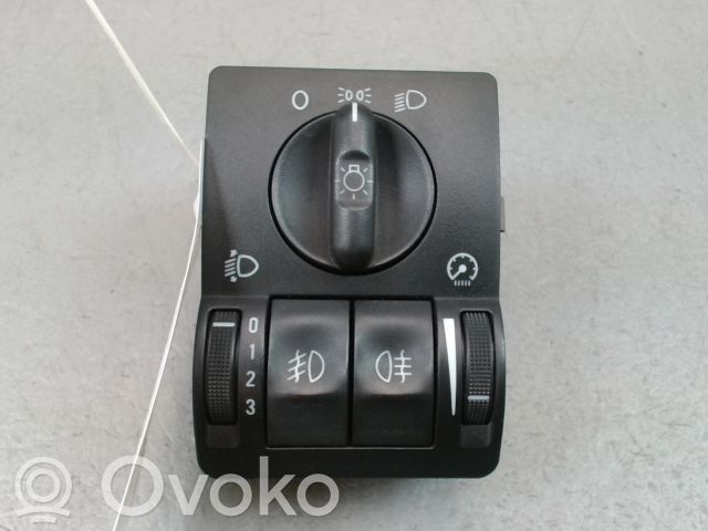 Opel Corsa C Valokatkaisija 