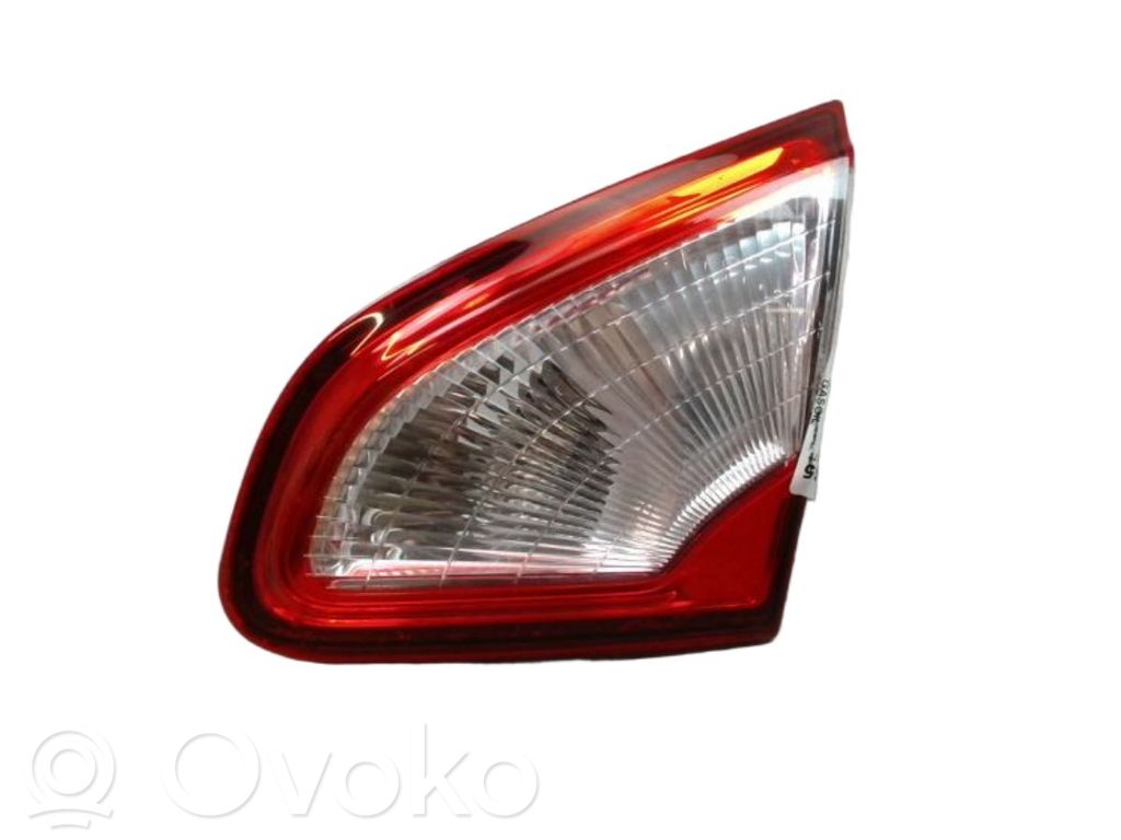 Nissan Qashqai Luci posteriori del portellone del bagagliaio