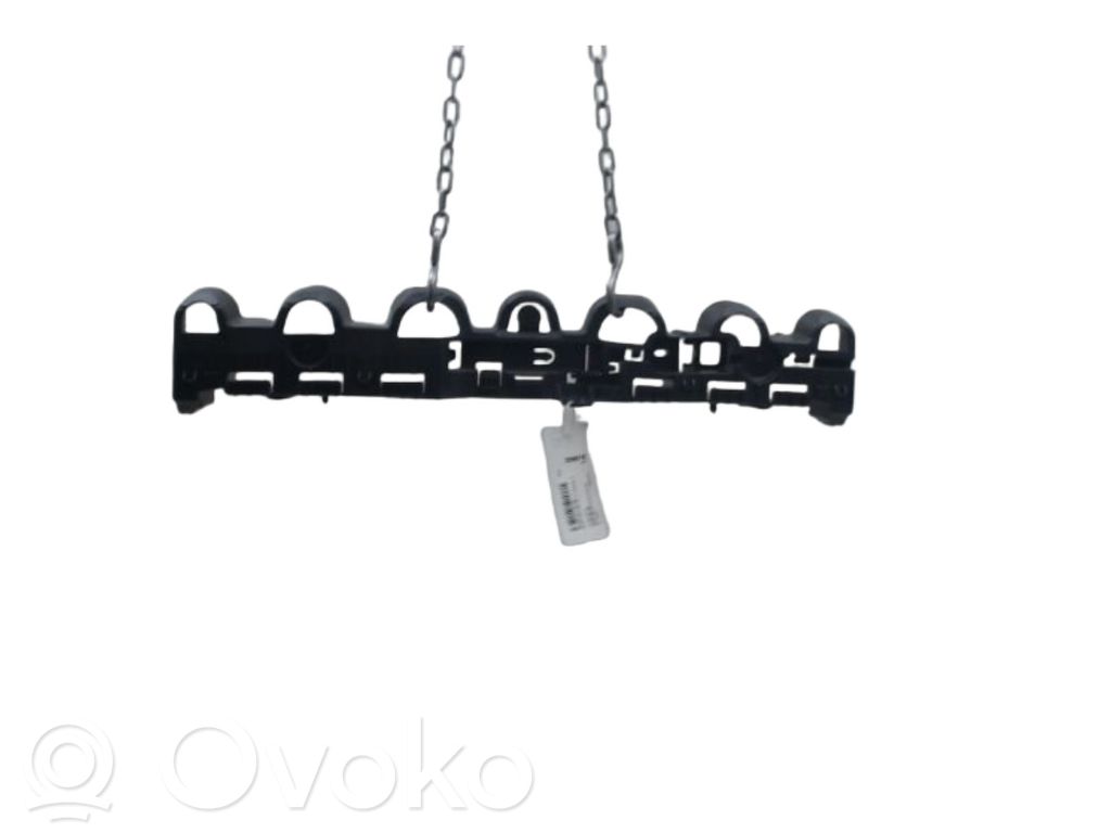 Renault Clio IV Traversa di supporto paraurti posteriore