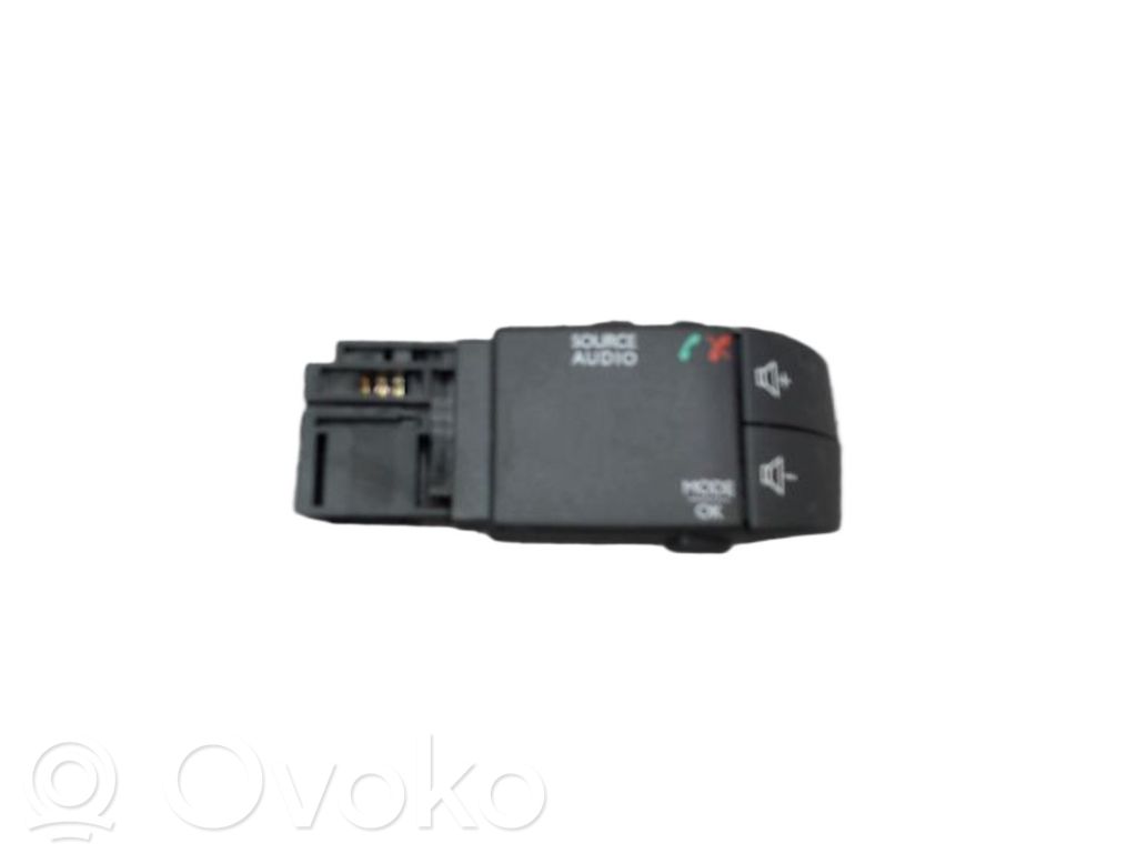 Dacia Sandero II Console centrale, commande de multimédia l'unité principale 
