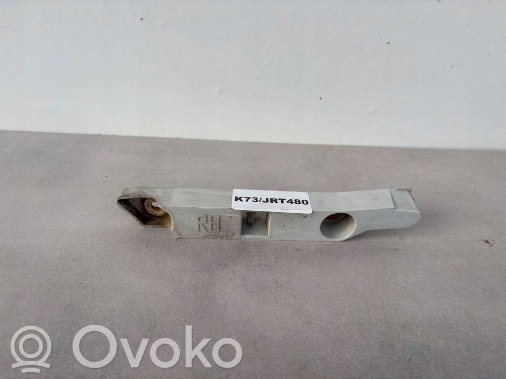 Ford Focus Front bumper mounting bracket 