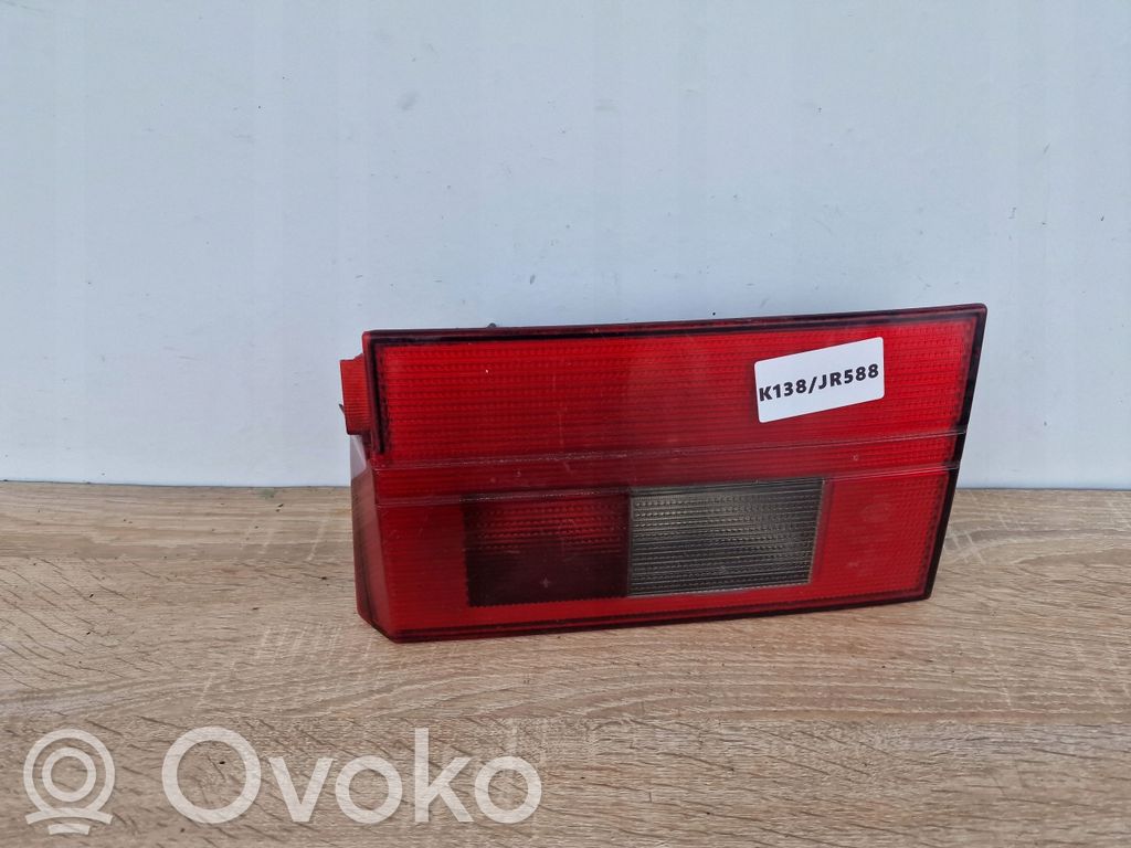 Seat Toledo I (1L) Galinis žibintas dangtyje 