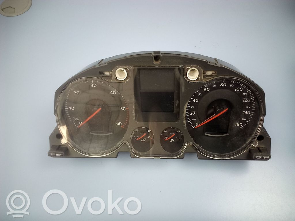 Volkswagen PASSAT B6 Licznik / Prędkościomierz 