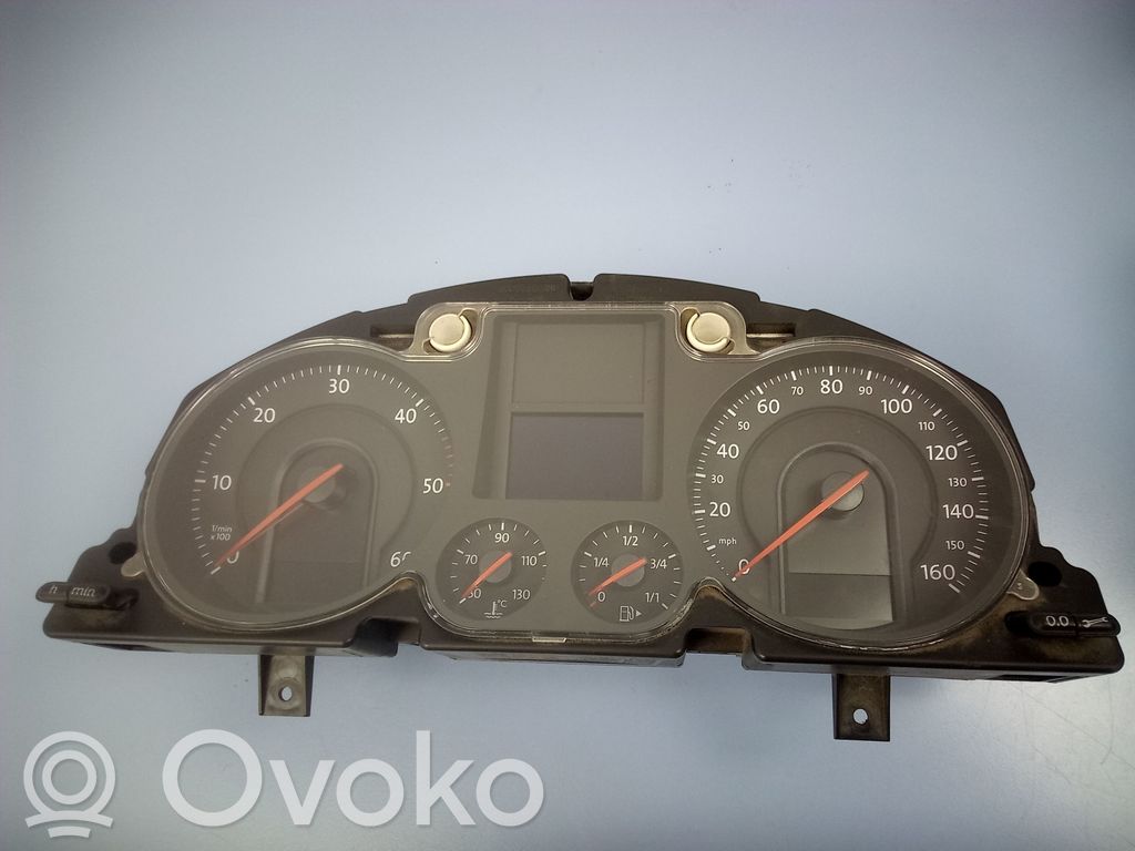 Volkswagen PASSAT B6 Licznik / Prędkościomierz 