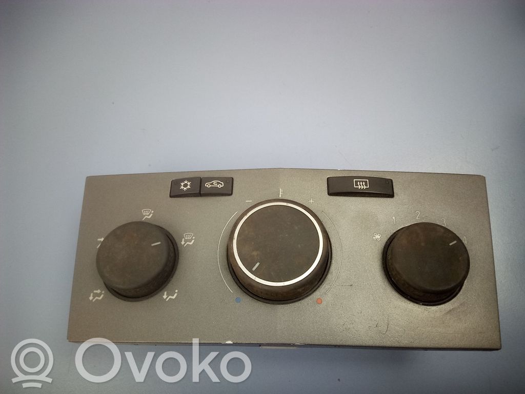 Opel Zafira B Climate control unit 