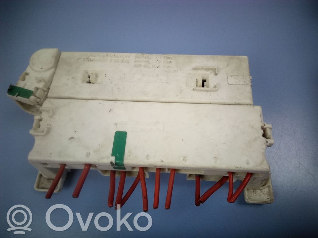 BMW 5 E39 Fuse module 