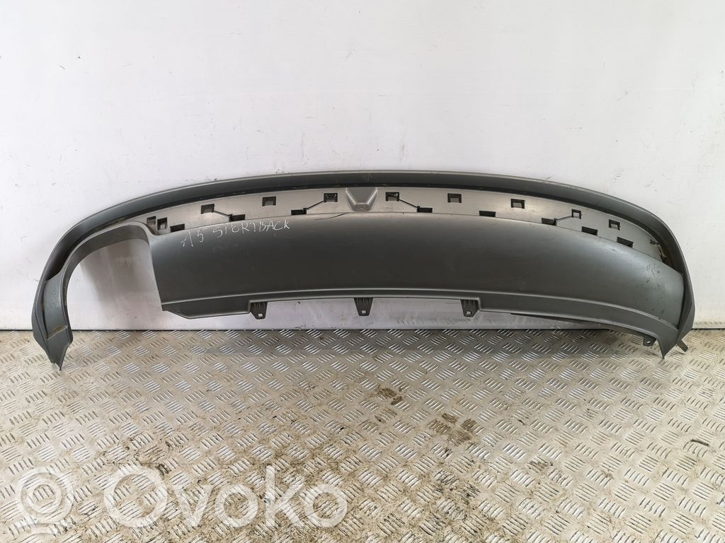 Audi A5 8T 8F Takapuskurin alaosan lista 
