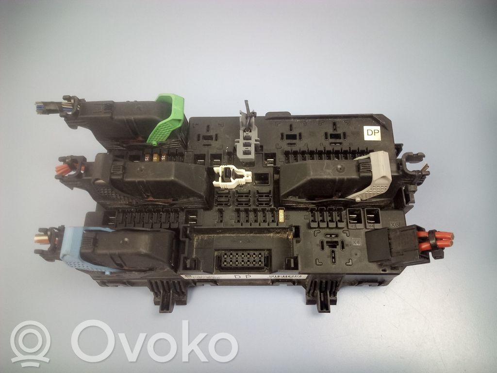 Opel Astra H Módulo de fusible 