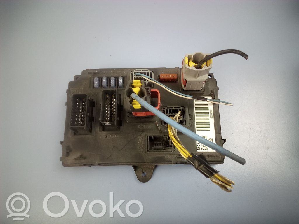 Peugeot 407 Fuse module 