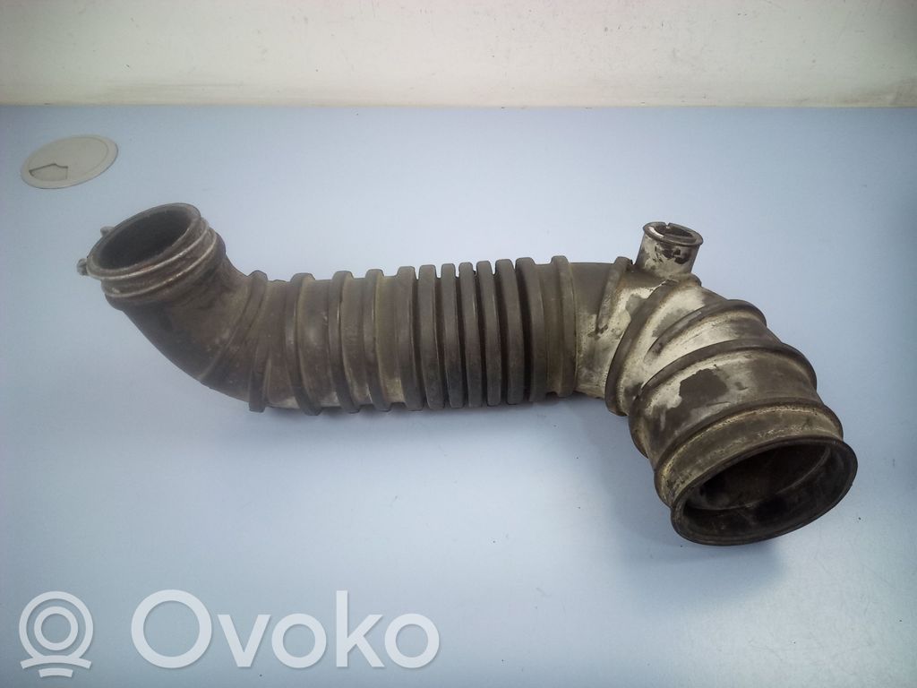Mitsubishi Pajero Air intake hose/pipe 