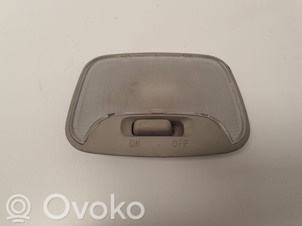 Mitsubishi L200 Luz del asiento trasero 