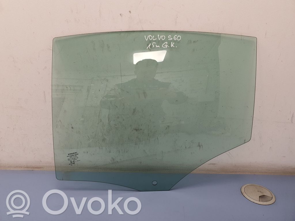Volvo S60 Szyba drzwi tylnych 