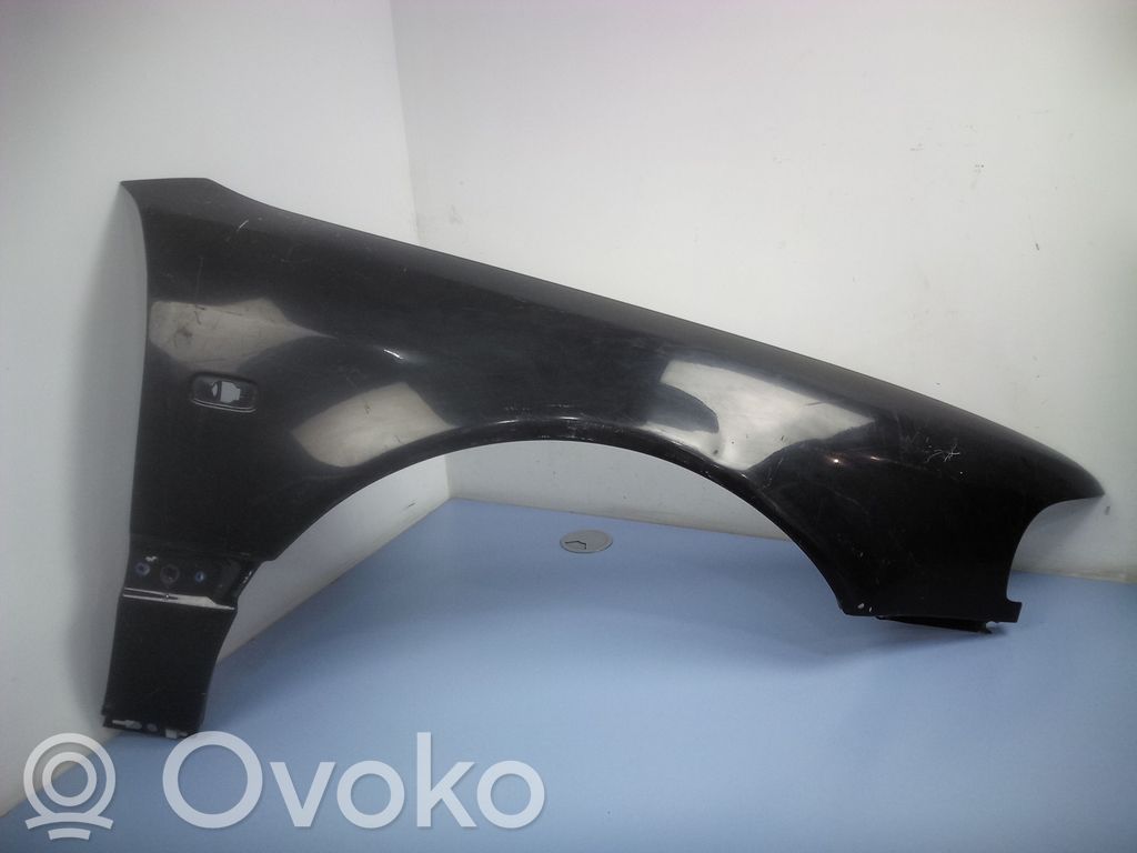 Audi A8 S8 D2 4D Sparnas 