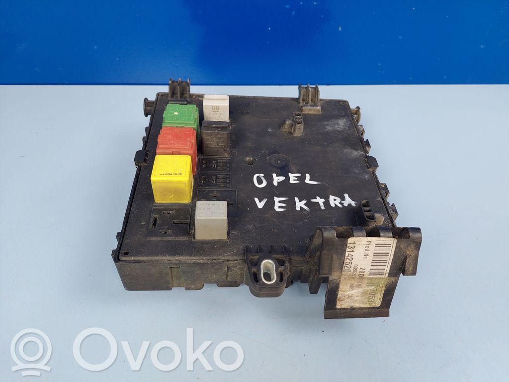 Opel Vectra C Fuse module 
