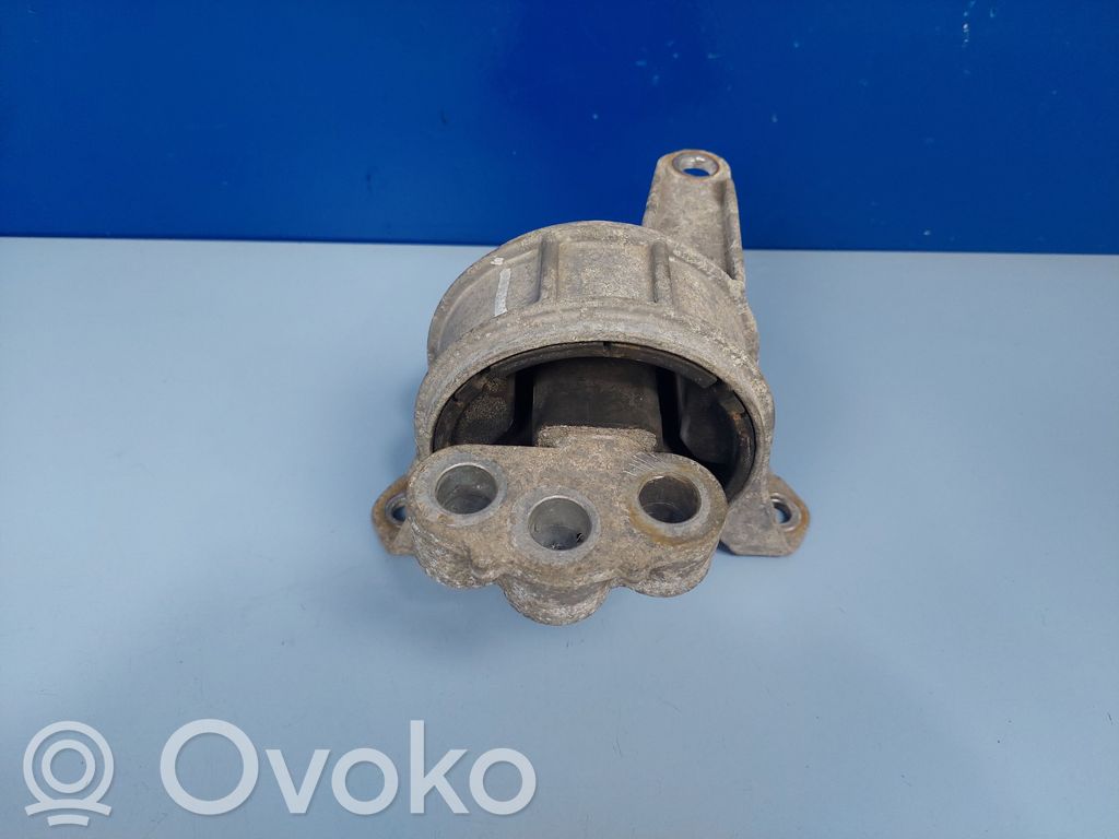 Opel Zafira B Engine mount bracket 