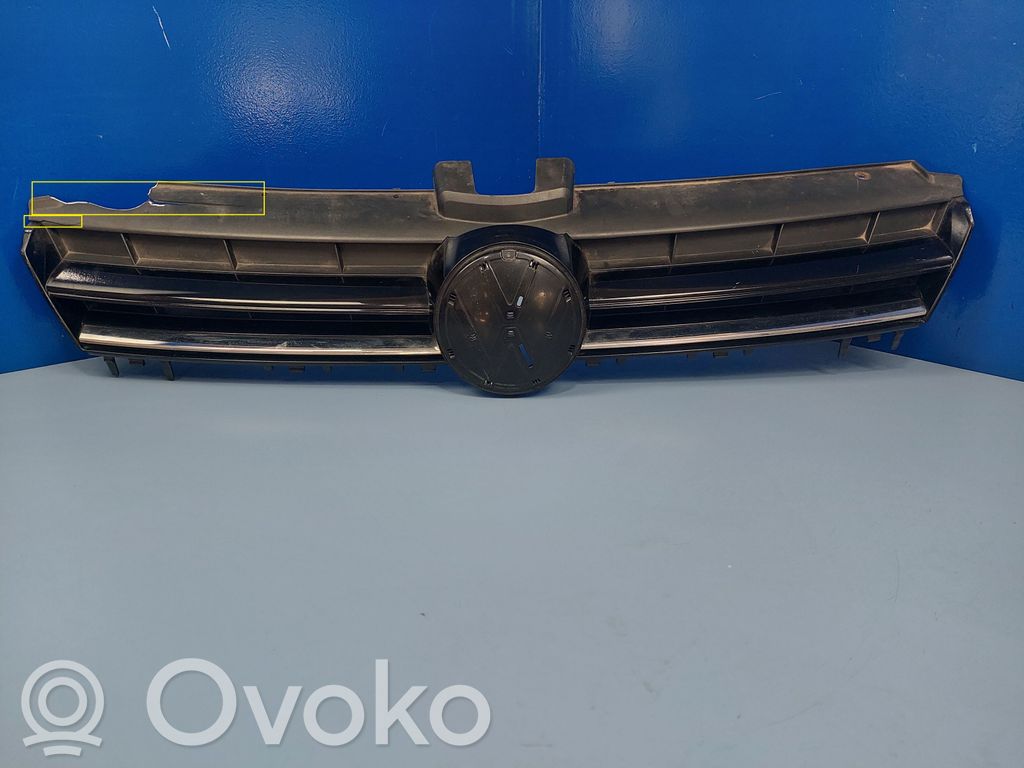 Volkswagen Golf VII Maskownica / Grill / Atrapa górna chłodnicy 