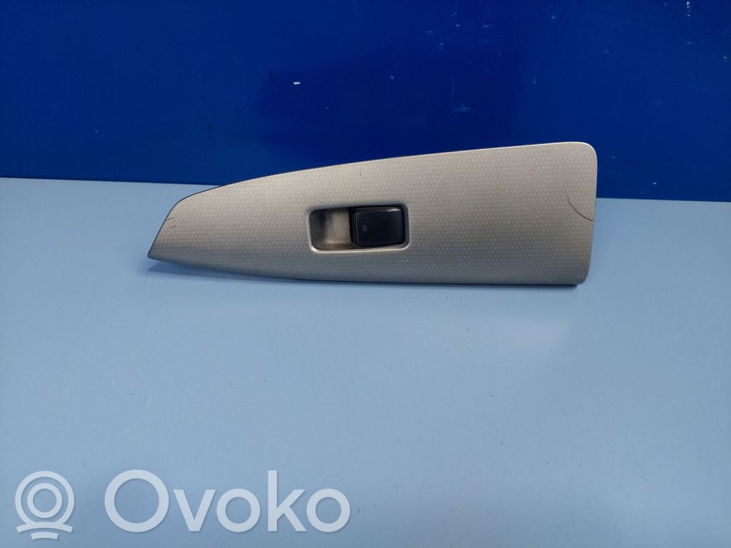 Toyota Corolla Verso E121 Electric window control switch 