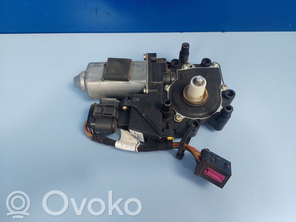Audi A8 S8 D2 4D Rear door window regulator motor 
