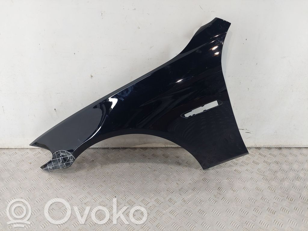 BMW 5 F10 F11 Sparnas 