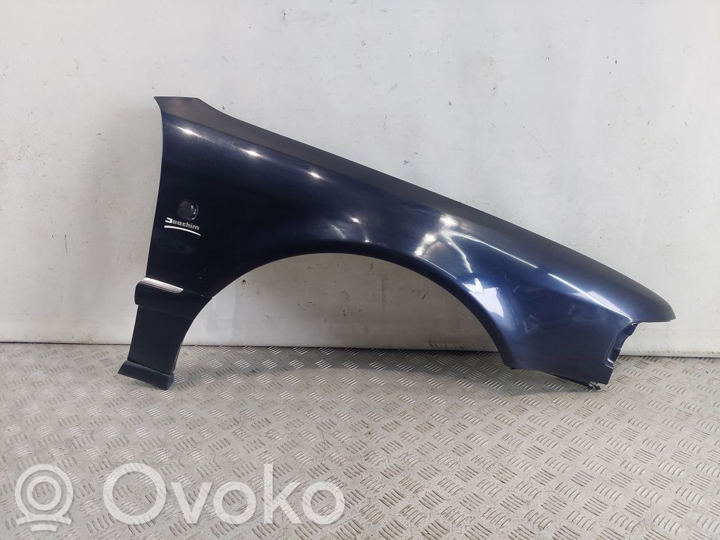 Audi A8 S8 D2 4D Sparnas 