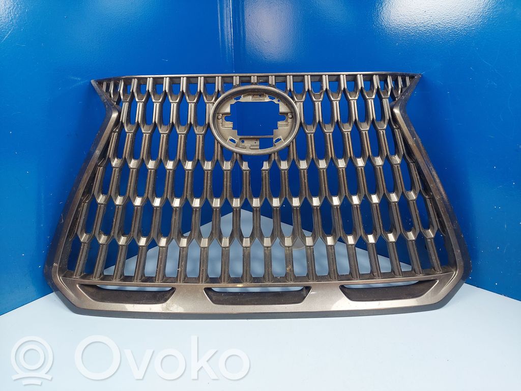 Lexus NX Etupuskurin ylempi jäähdytinsäleikkö 