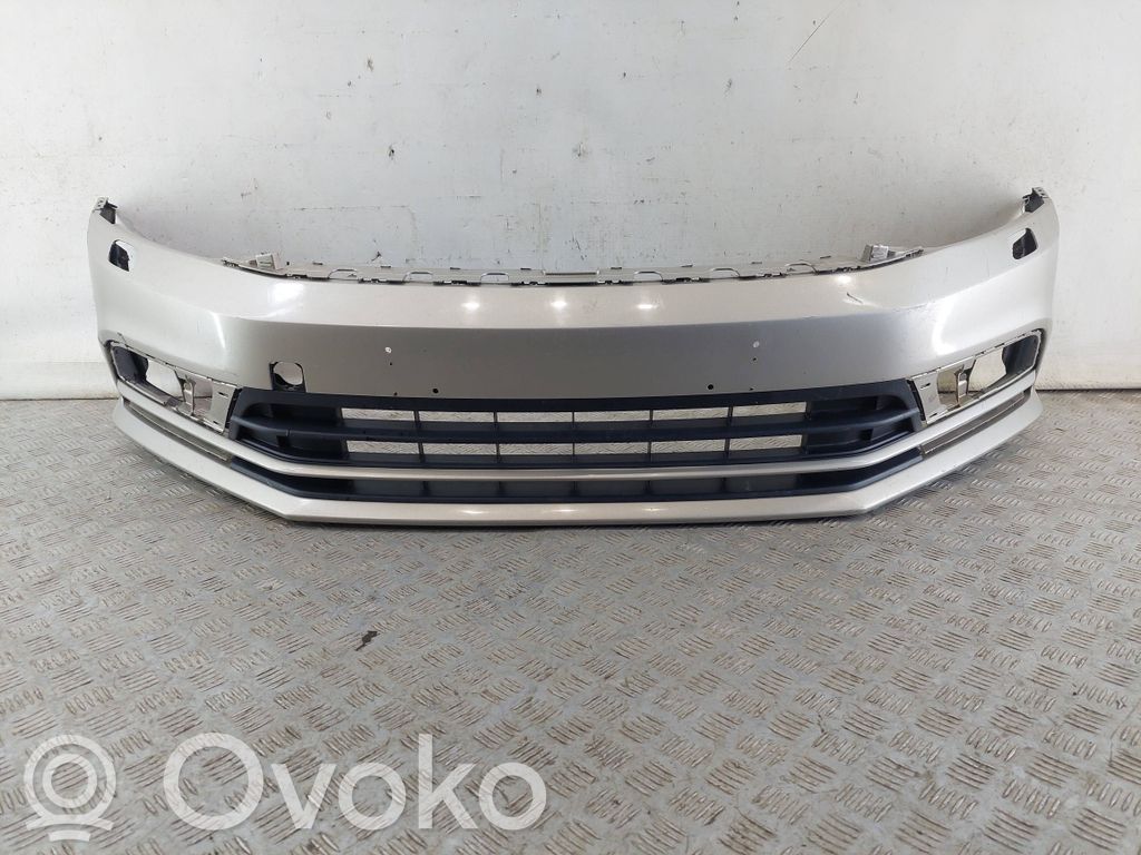 Volkswagen Jetta VI Bară față 