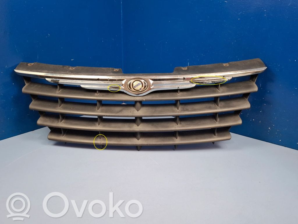Chrysler Voyager Front bumper upper radiator grill 
