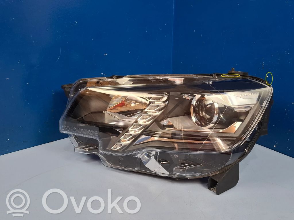Peugeot Partner III Lampa przednia 