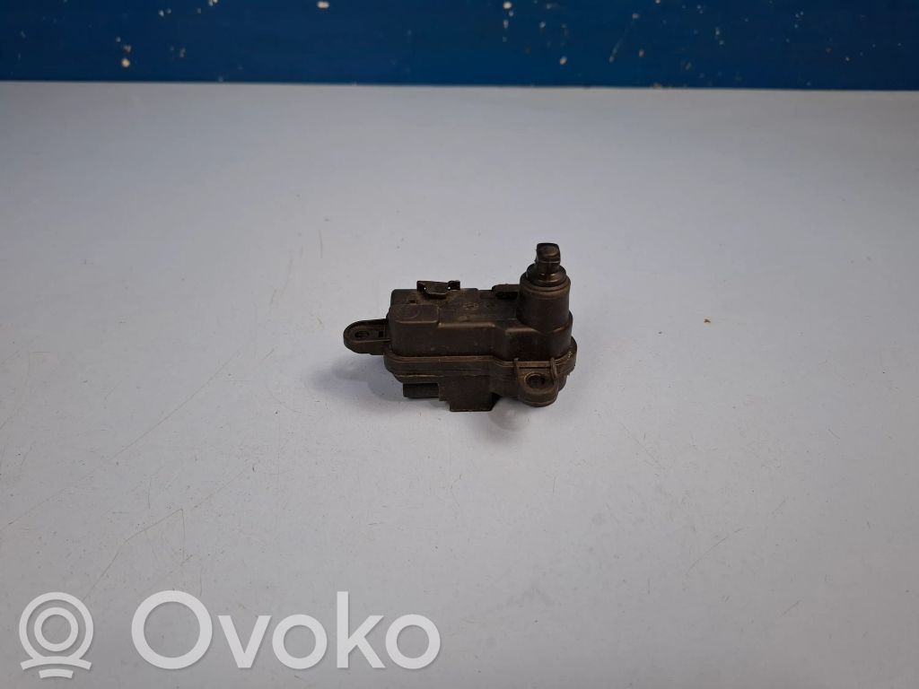 Volkswagen PASSAT B8 Motor blocare bușon rezervor combustibil 