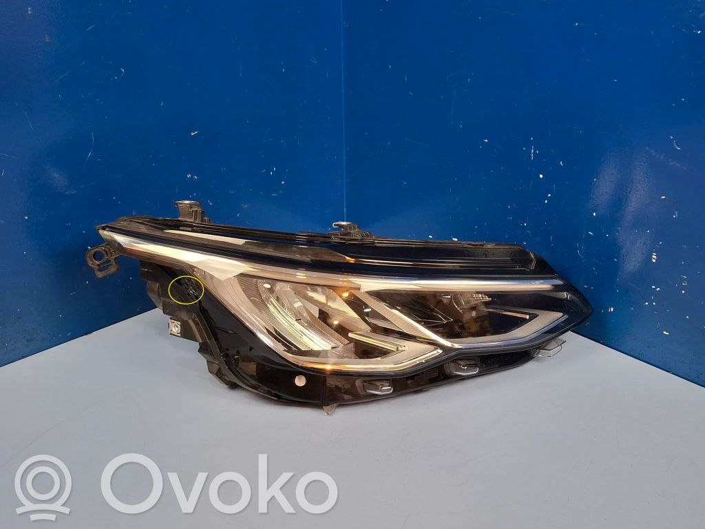 Volkswagen Golf VIII Lampa przednia 