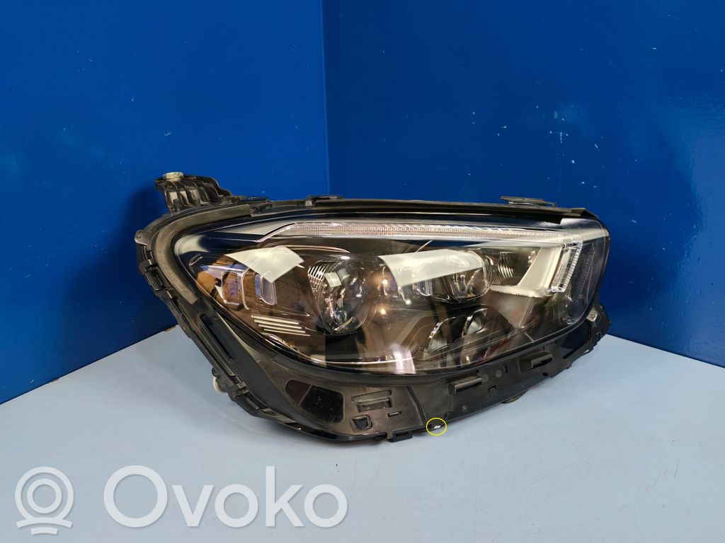 Mercedes-Benz E W213 Lampa przednia 
