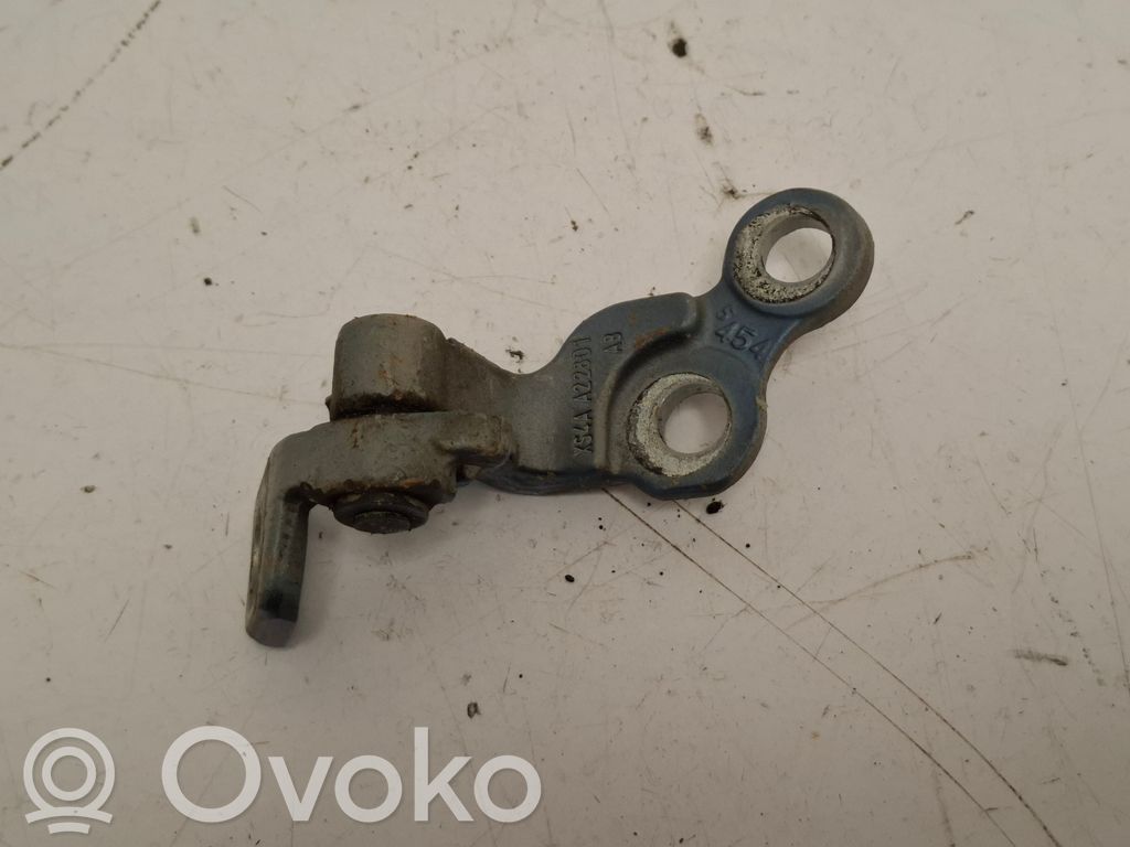 Ford Focus Front door upper hinge 