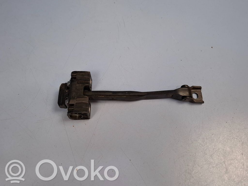 Audi Q8 Etuoven pidätin 