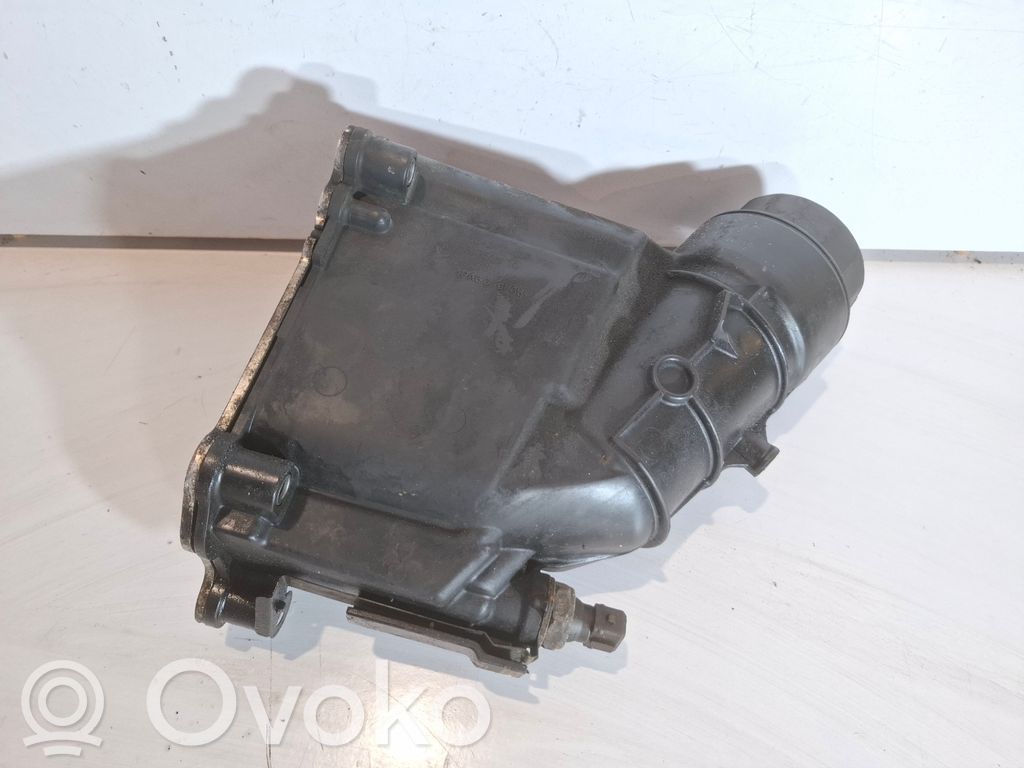 Oil filter mounting bracket   7807799,11427807799,51750610