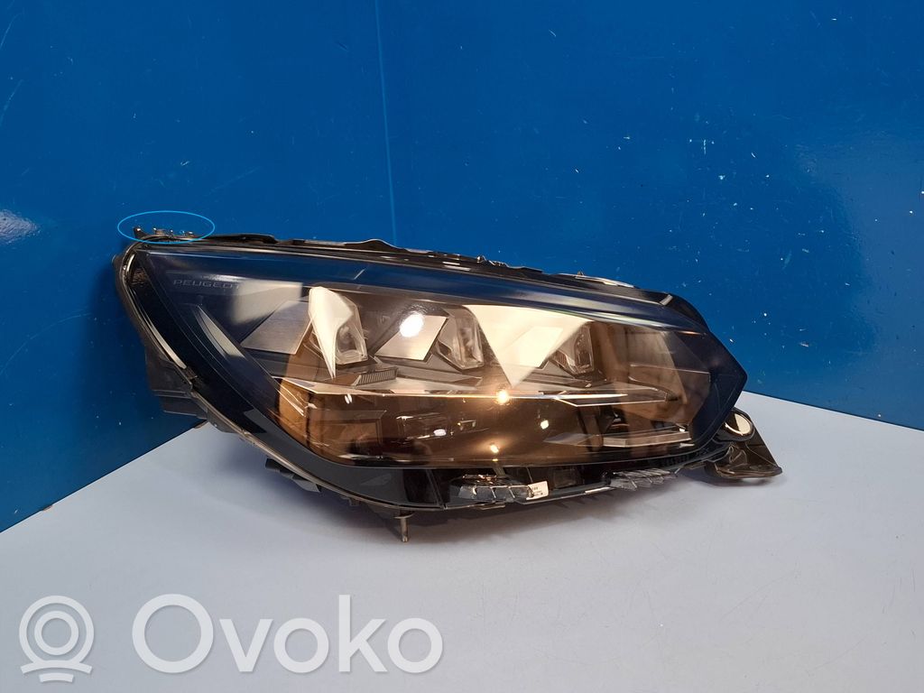 Peugeot 208 II Lampa przednia 
