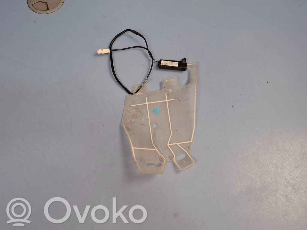Element lusterka bocznego drzwi przednich   2H0035532,920211201