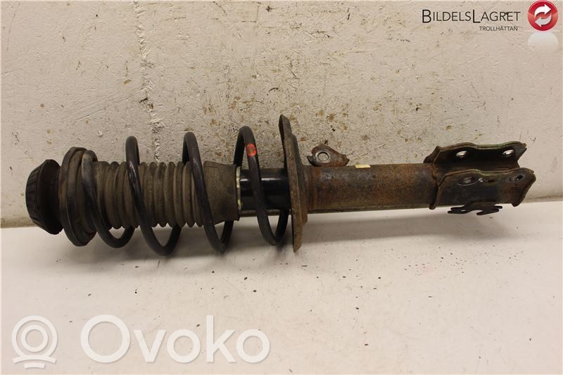 Toyota Yaris Amortyzator osi przedniej ze sprężyną 