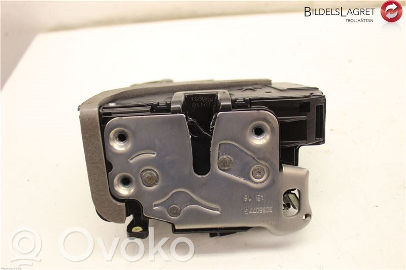 Opel Astra K Front door lock 