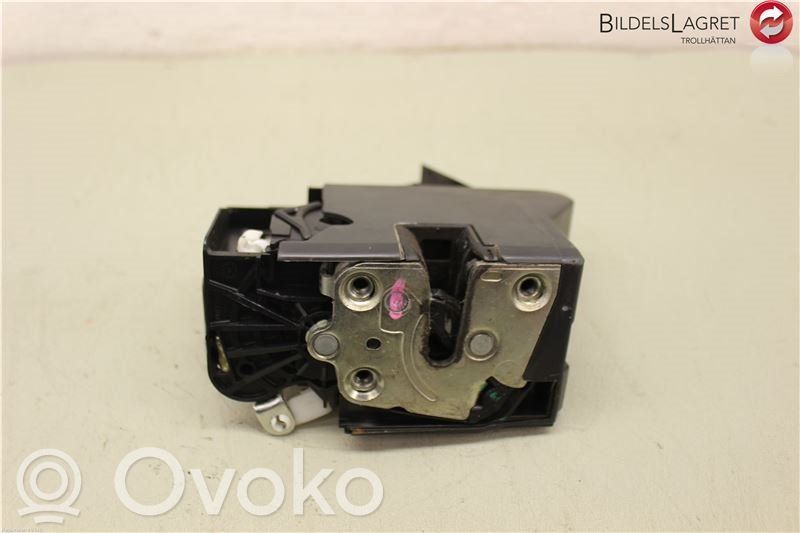 Dacia Sandero Front door lock 