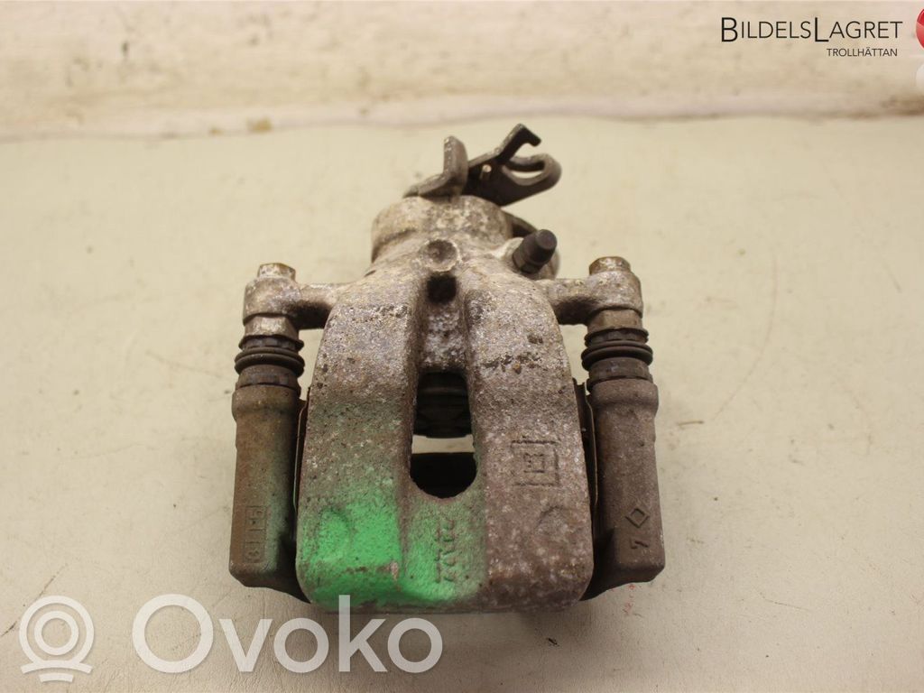 Opel Corsa E Задний суппорт 
