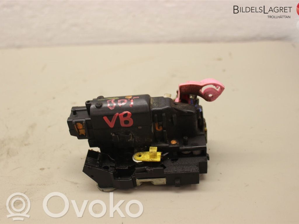 Dacia Duster Rear door lock 