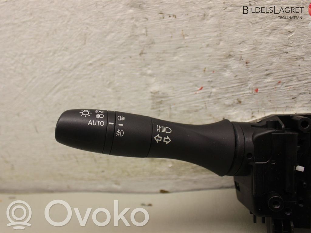 Nissan Qashqai Interruptor/palanca de limpiador de luz de giro 