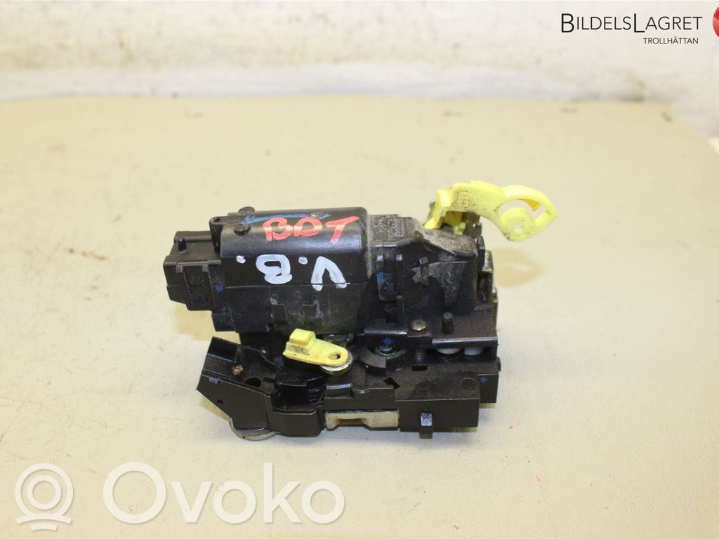 Dacia Duster Rear door lock 