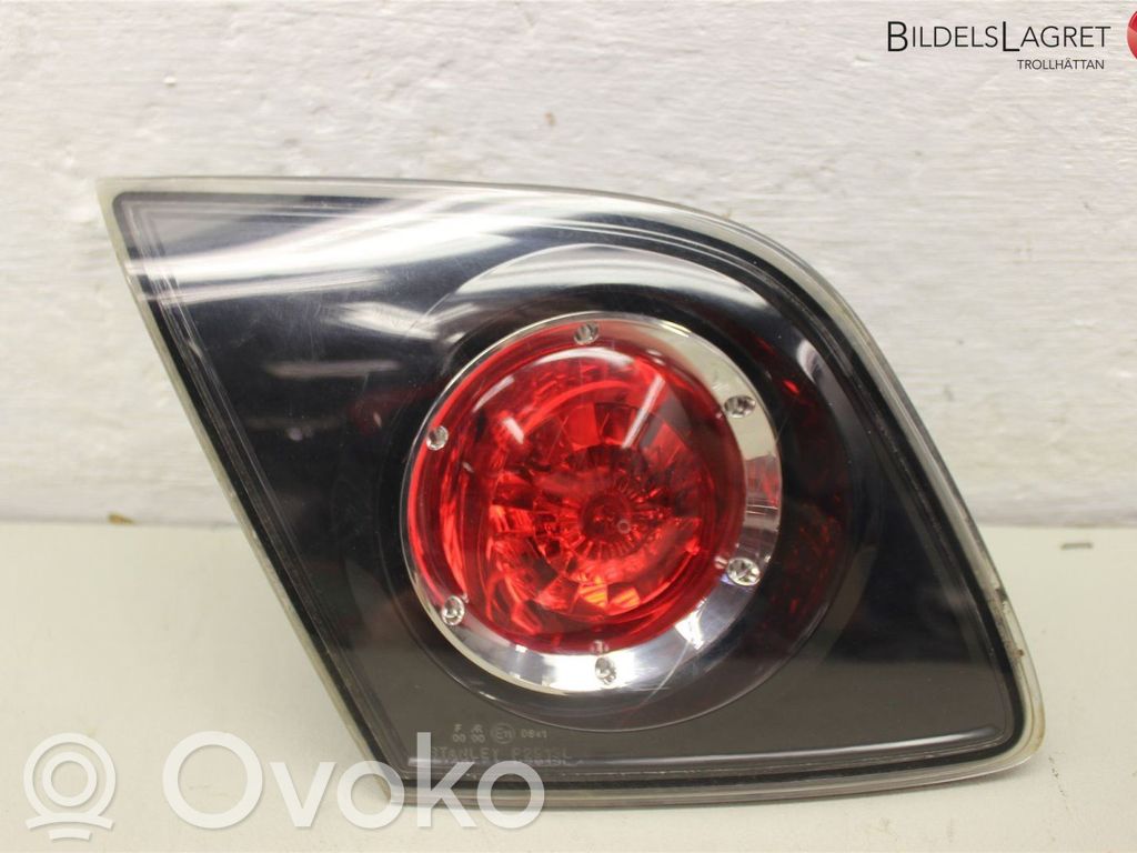 Mazda 3 I Takaluukun takavalot 