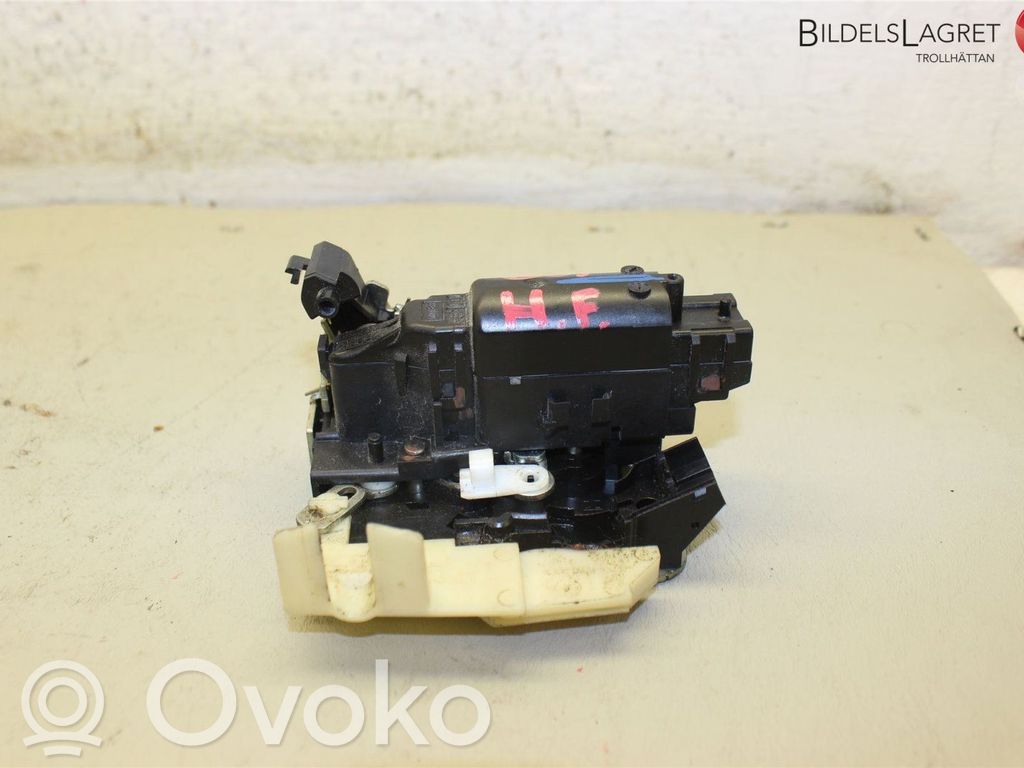 Dacia Duster Front door lock 