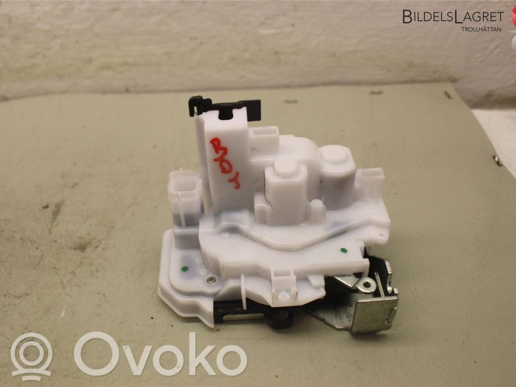Opel Combo D Priekšpusē slēdzene 