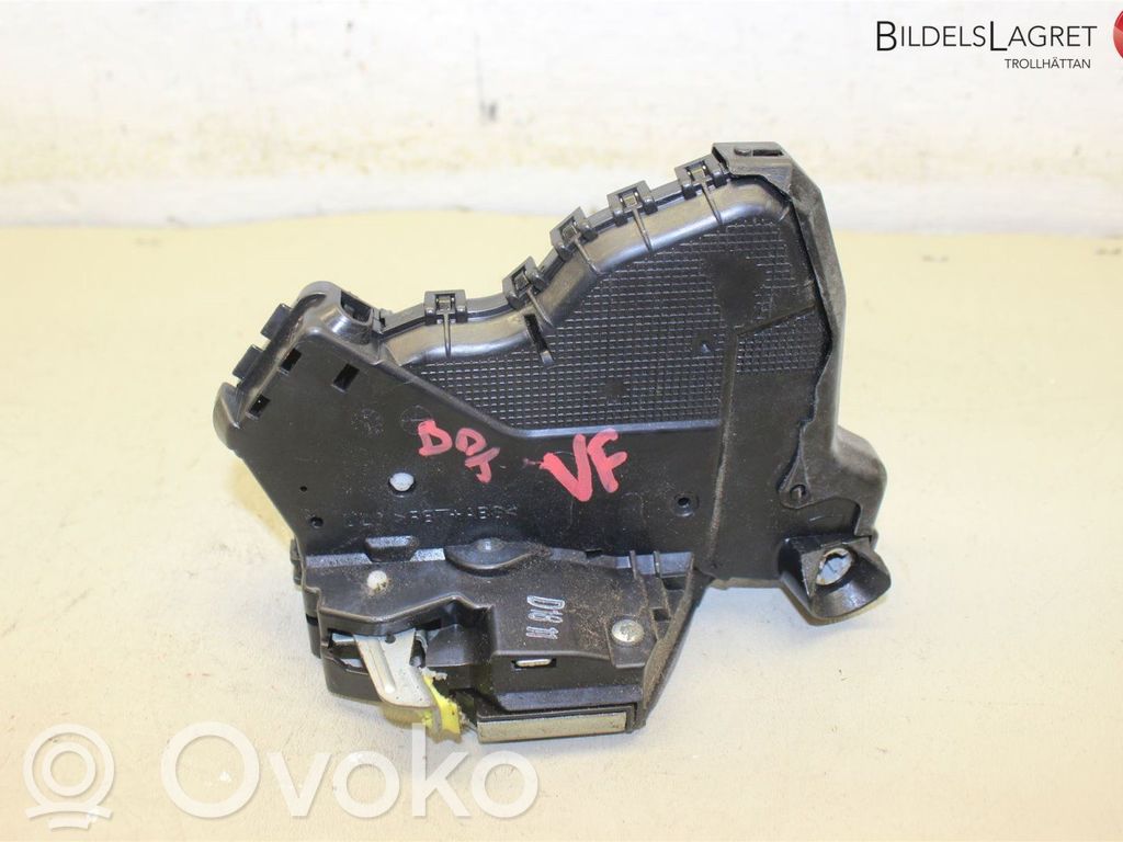 Toyota Auris 150 Front door lock 
